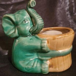 Elephant pot